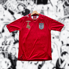 Load image into Gallery viewer, England 🏴󠁧󠁢󠁥󠁮󠁧󠁿 2006 (w/Gerrard Nameset) - Small
